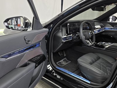 2025 BMW 7 SERIES — фото 10