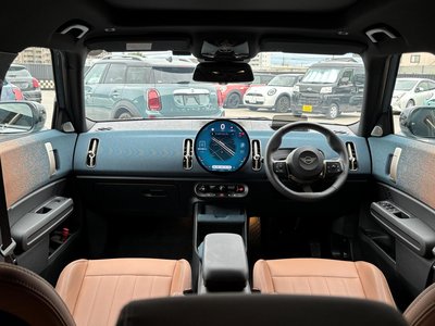 2025 MINI COOPER COUNTRYMAN photo 2