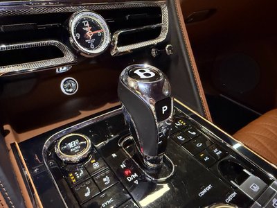2020 Bentley FLYING SPUR photo 9