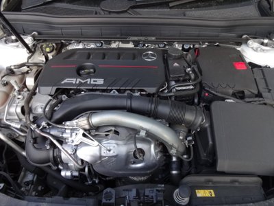 MERCEDES-BENZ GLB AMG - 10