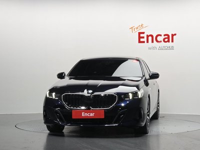 2025 BMW 5 SERIES 照片 2