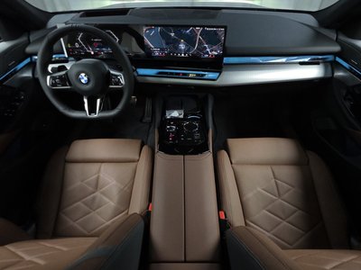2025 BMW 5 SERIES 照片 4