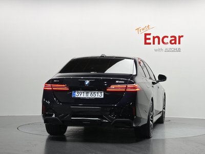 2025 BMW 5 SERIES 照片 3