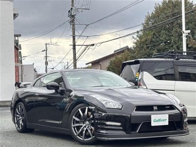 NISSAN GT-R - 1
