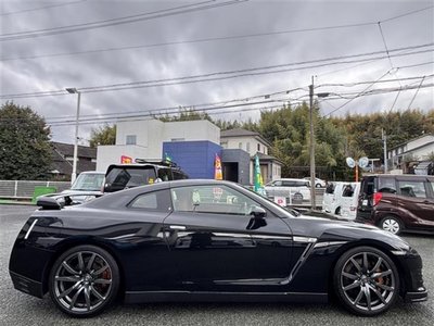 NISSAN GT-R - 7