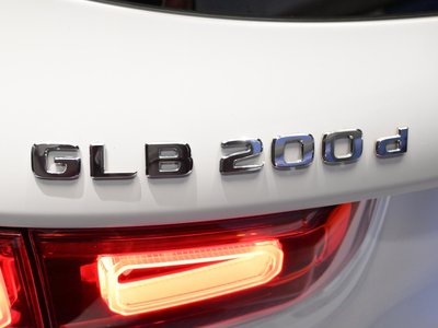 MERCEDES-BENZ GLB - 8