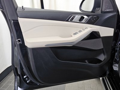 2023 BMW X7 — миниатюра 17