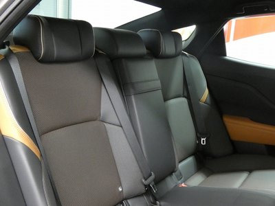 TOYOTA CROWN CROSSOVER - 10