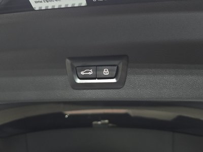 2025 BMW IX3 缩略图 20