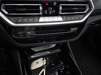 2025 BMW IX3 缩略图 19