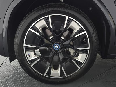 صورة 6 لـ 2025 BMW IX3