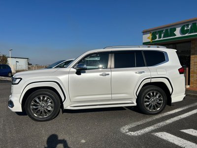 TOYOTA LAND CRUISER 300 - 7