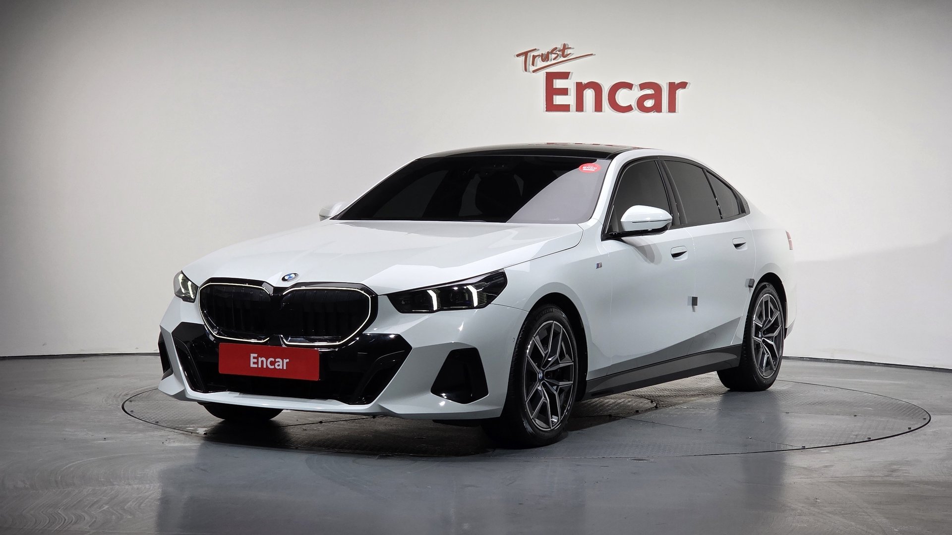 BMW 5 SERIES - View 1