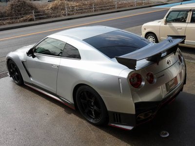 NISSAN GT-R - 4