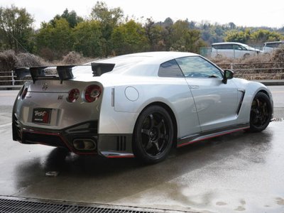NISSAN GT-R - 2