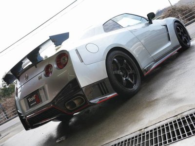 NISSAN GT-R - 6