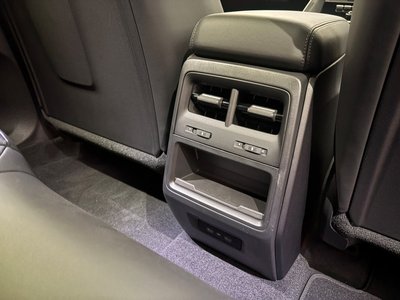 صورة مصغرة 48 لـ 2026 Porsche MACAN