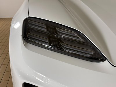 PORSCHE MACAN - 8
