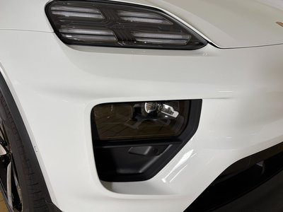 PORSCHE MACAN - 9