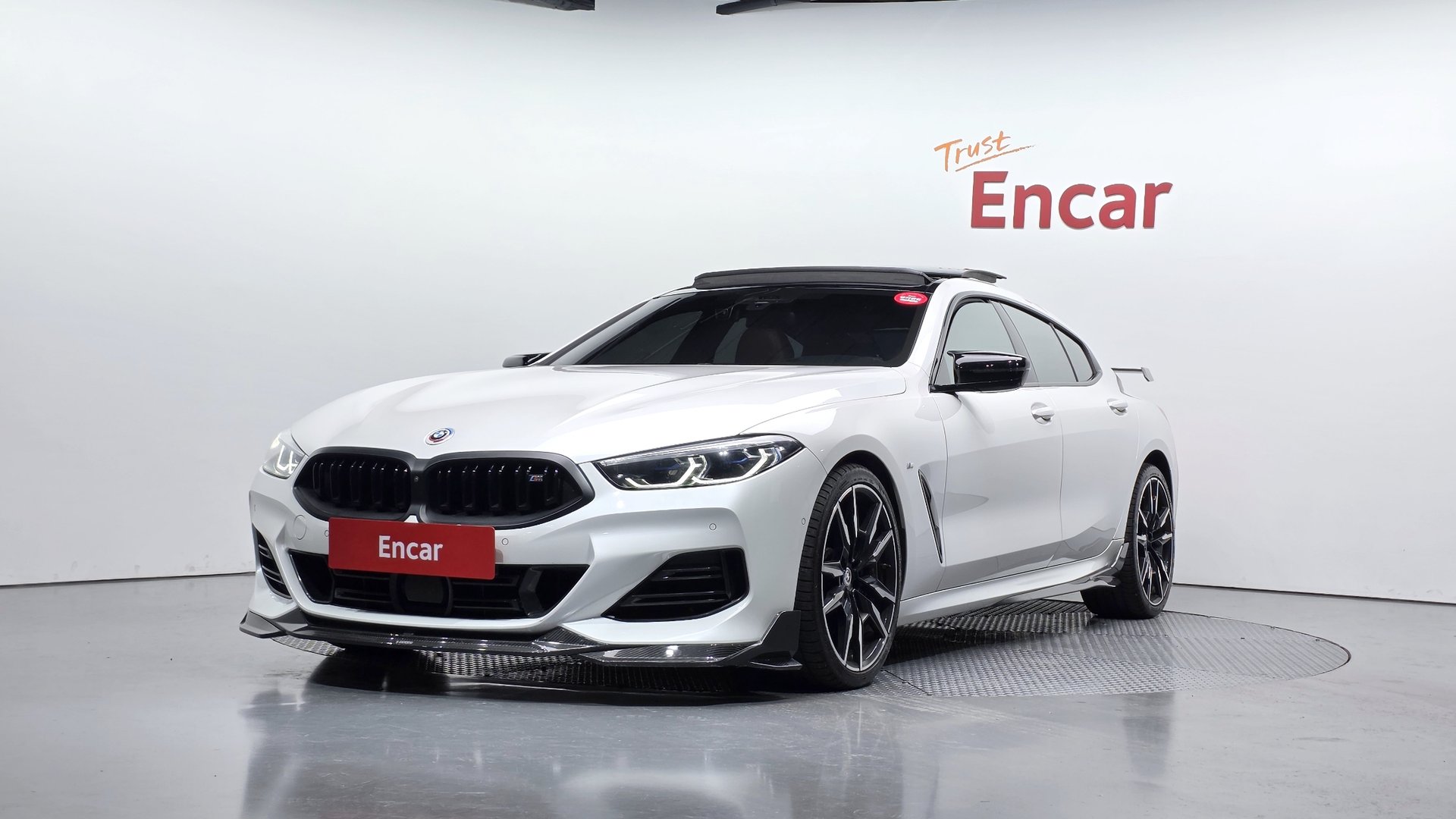 BMW 8 SERIES - View 1