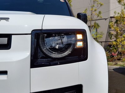 LAND ROVER DEFENDER - 9