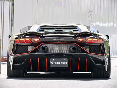 LAMBORGHINI AVENTADOR - 7