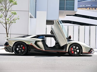 LAMBORGHINI AVENTADOR - 10