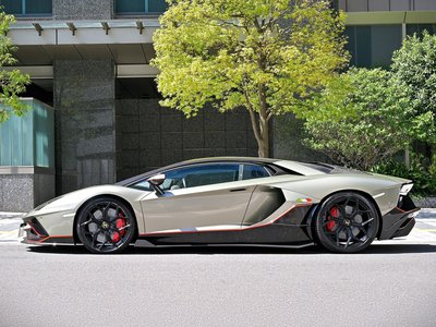 LAMBORGHINI AVENTADOR - 5