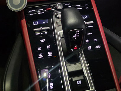 PORSCHE CAYENNE - 4