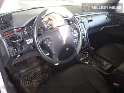 MERCEDES-BENZ E-CLASS - 3