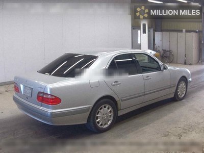 MERCEDES-BENZ E-CLASS - 5