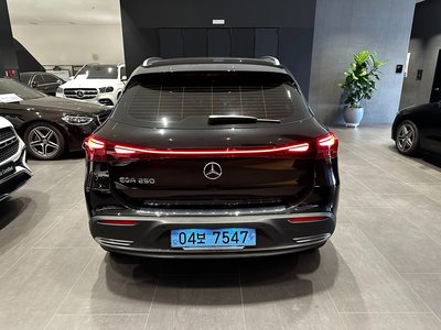 MERCEDES-BENZ EQA - 2