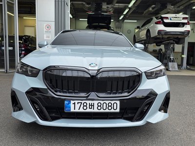 BMW 5 SERIES - 4