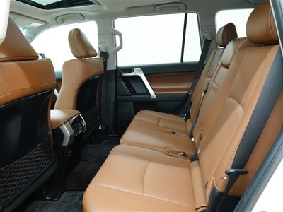 TOYOTA LAND CRUISER PRADO - 10