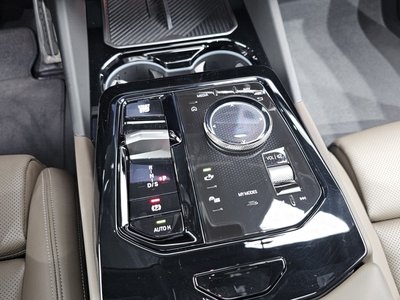 2024 BMW 5 SERIES — миниатюра 12