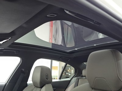 2024 BMW 5 SERIES — миниатюра 22