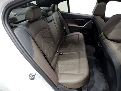 2024 BMW 5 SERIES — миниатюра 17