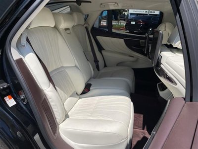 صورة مصغرة 18 لـ 2019 Lexus LS