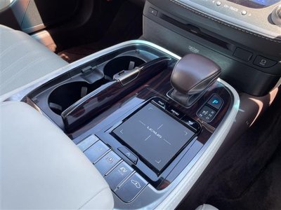 صورة 6 لـ 2019 Lexus LS