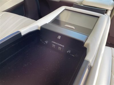 صورة مصغرة 25 لـ 2019 Lexus LS