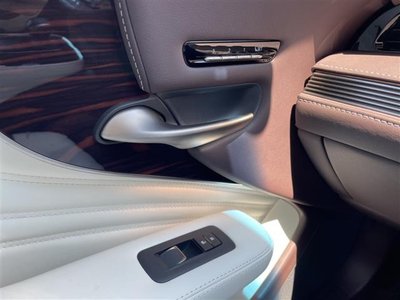 صورة مصغرة 38 لـ 2019 Lexus LS