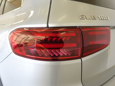 MERCEDES-BENZ GLB - 9