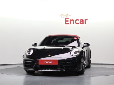 2024 Porsche 911 photo 2