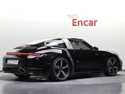 2024 Porsche 911 photo 3