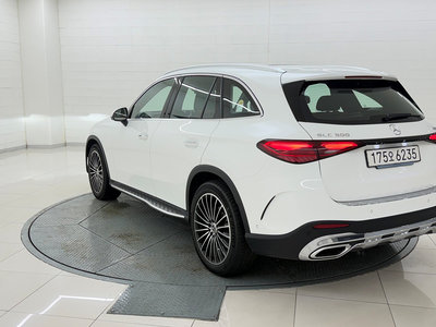 2025 Mercedes-BENZ GLC photo 3