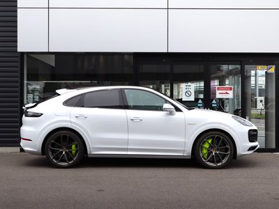 PORSCHE CAYENNE COUPE - 4
