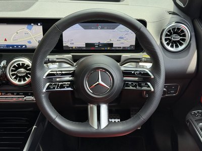 MERCEDES-BENZ GLB - 8