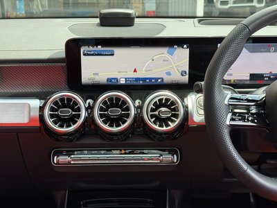 MERCEDES-BENZ GLB - 10
