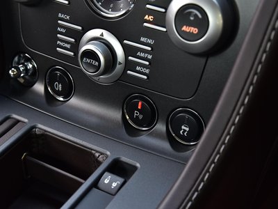صورة مصغرة 32 لـ 2009 Aston Martin V8