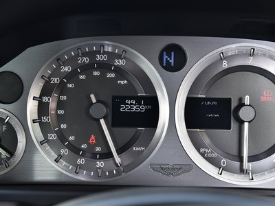 صورة مصغرة 28 لـ 2009 Aston Martin V8